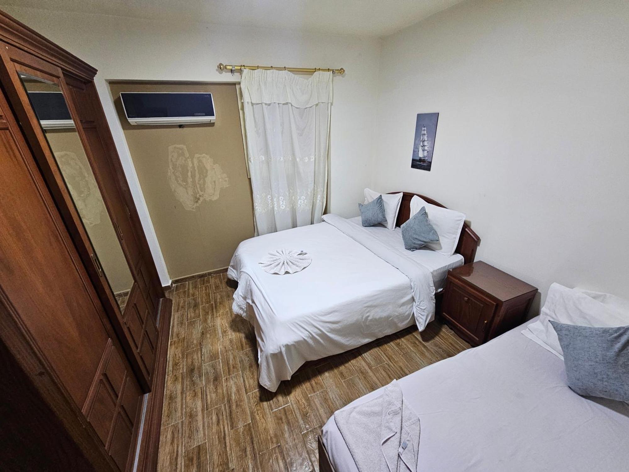 شقة Midpoint Panoramic View - Families Only