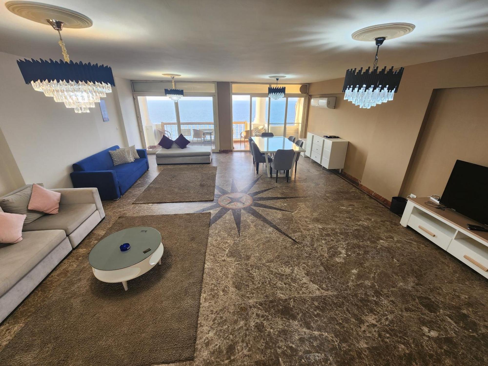 Midpoint Panoramic View - Families Only الإسكندرية