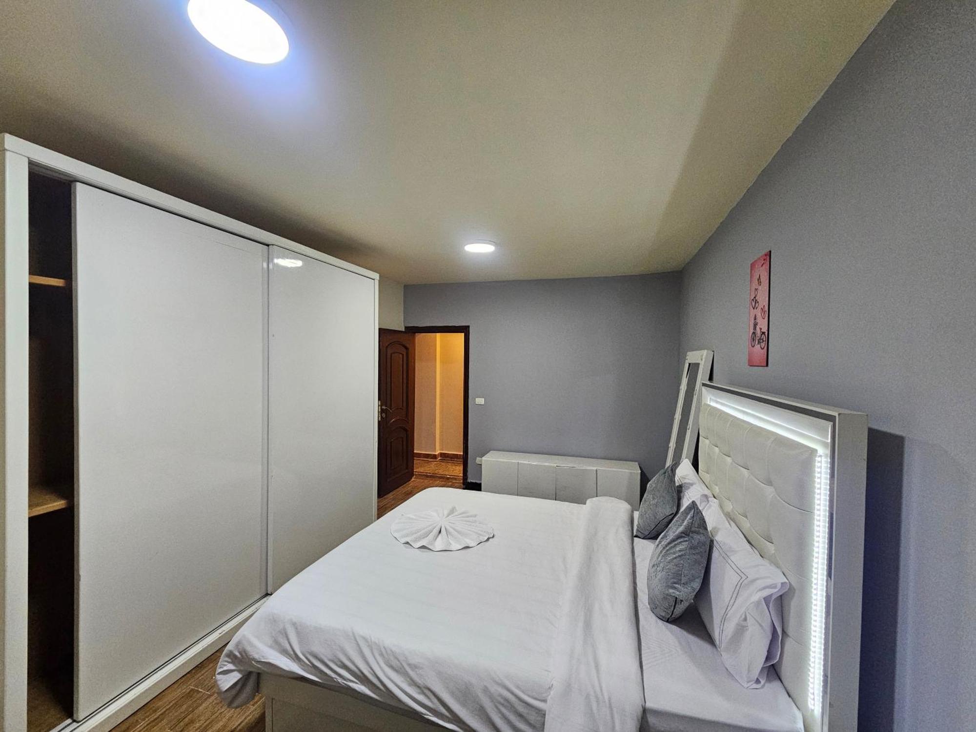 Midpoint Panoramic View - Families Only شقة